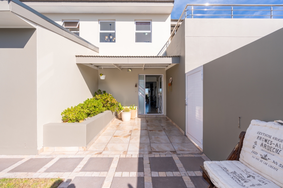 4 Bedroom Property for Sale in Sunset Estate Western Cape